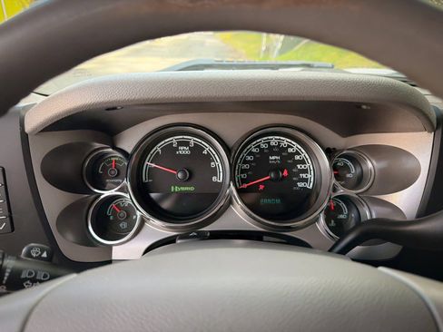 Used 2011 GMC Sierra 1500 4x4 Crew Cab Hybrid image 13