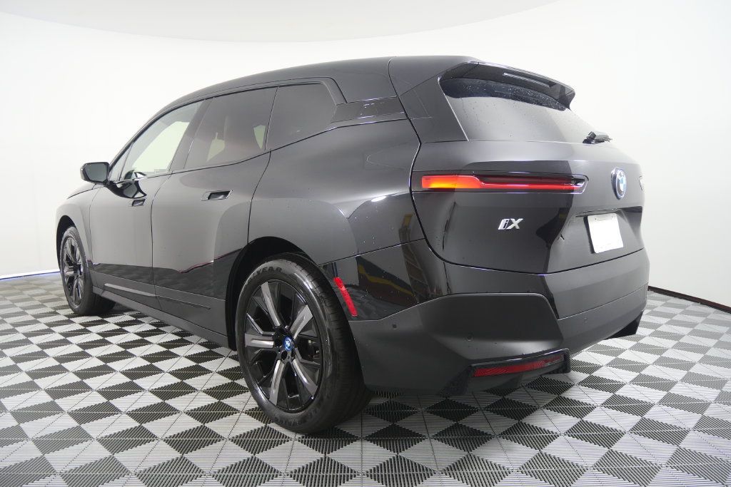 Certified 2025 BMW iX xDrive50 AWD/4WD image 6