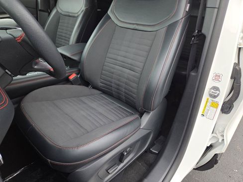 Used 2025 Ford Explorer ST-Line w/ ST-Line Street Pack AWD/4WD image 20