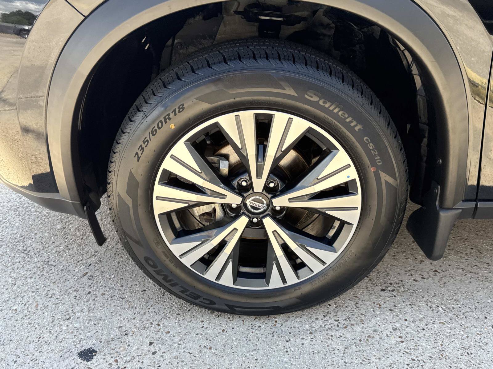 Used 2021 Nissan Rogue SV FWD image 4