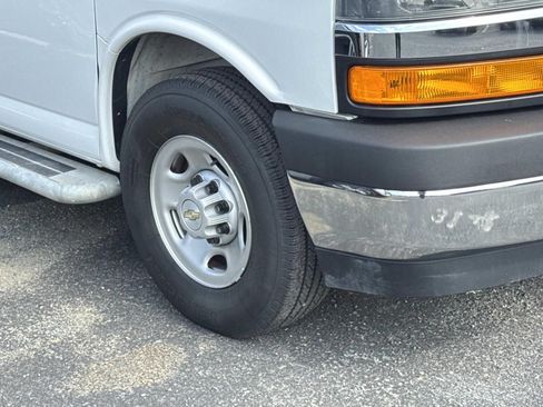 Used 2024 Chevrolet Express 2500 w/ Driver Convenience Package RWD image 5