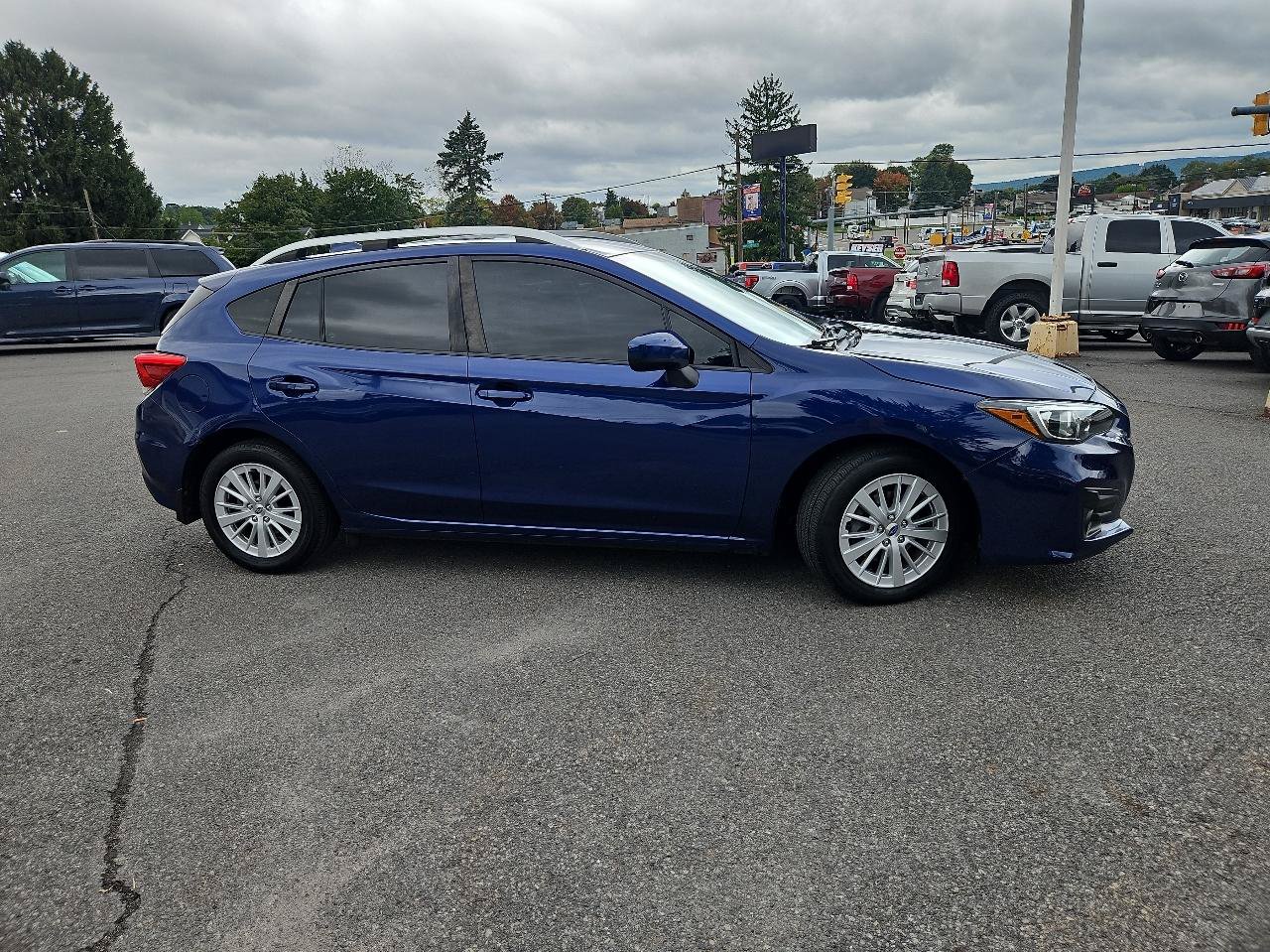 Used 2018 Subaru Impreza 2.0i Premium w/ Eyesight & BSD & Rcta AWD/4WD image 2