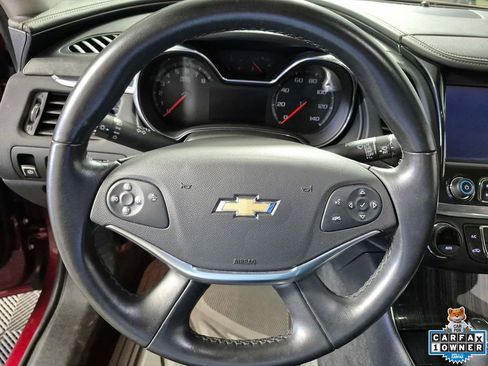 Used 2017 Chevrolet Impala LT w/ Convenience Package image 11