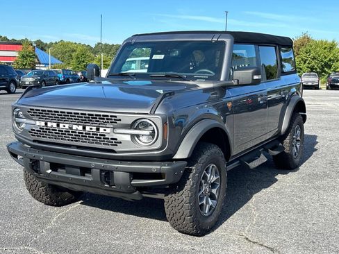 Used 2024 Ford Bronco Badlands image 43