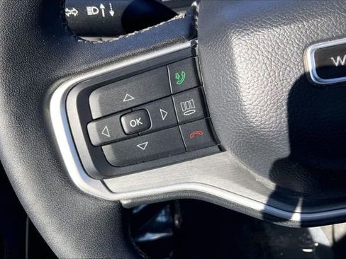 Used 2025 Jeep Wagoneer L Series II image 17