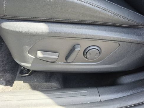 Used 2025 Kia Sportage EX FWD image 29