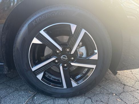 Used 2025 Nissan Sentra SV image 28