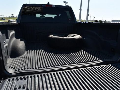 Used 2022 RAM 1500 Big Horn AWD/4WD image 7