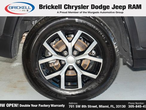 Used 2025 Jeep Grand Cherokee Limited AWD/4WD image 43