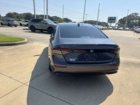 Used 2023 Honda Accord EX image 18