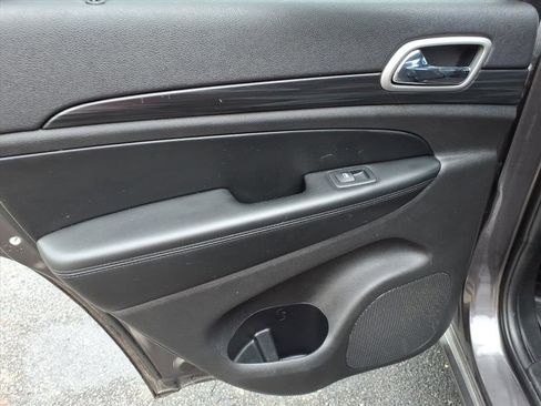 Used 2020 Jeep Grand Cherokee Altitude image 20