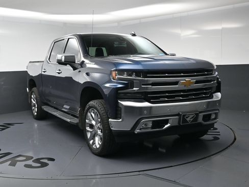 Used 2020 Chevrolet Silverado 1500 LTZ w/ LTZ Plus Package AWD/4WD image 14