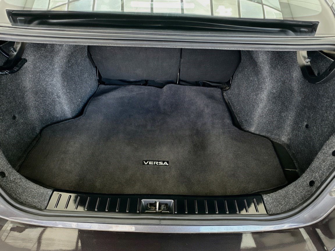 Used 2021 Nissan Versa SV FWD image 16