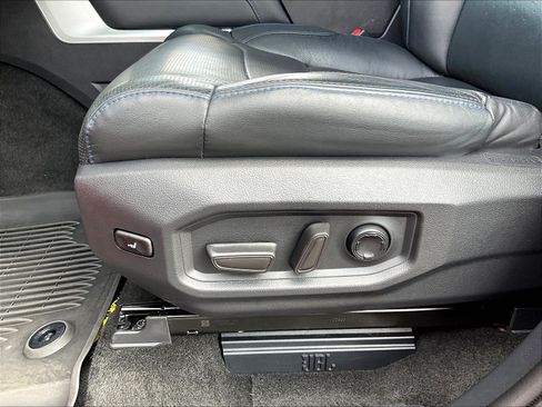 Used 2024 Toyota Sequoia Platinum AWD/4WD image 39