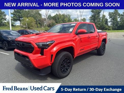 Used 2024 Toyota Tacoma TRD Sport AWD/4WD image 8