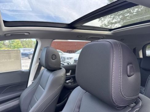 Used 2026 Mercedes-Benz GLS 450 4MATIC image 10