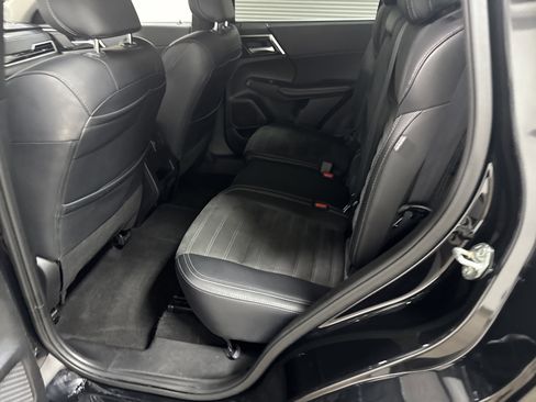 Used 2024 Mitsubishi Outlander SE image 29