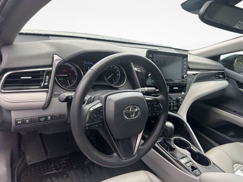 Used 2024 Toyota Camry SE w/ Audio Upgrade Package FWD image 10