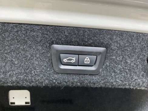 Used 2020 BMW 530i w/ Convenience Package image 47