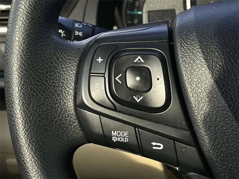Used 2015 Toyota Camry LE image 23