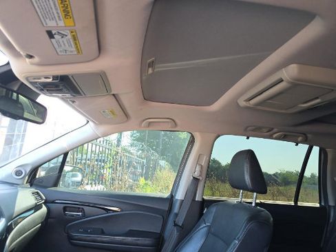 Used 2016 Honda Pilot Elite image 6