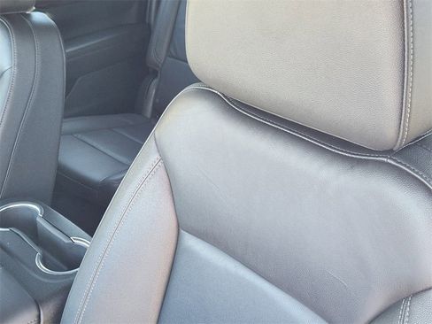 Used 2024 Chevrolet Suburban LT image 16