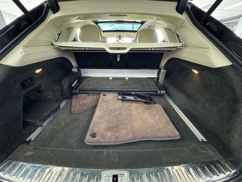 Used 2017 Bentley Bentayga image 24