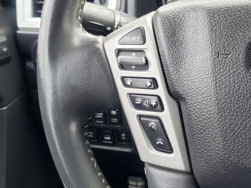 Used 2017 Nissan Titan PRO-4X w/ Pro-4x Convenience Package image 13