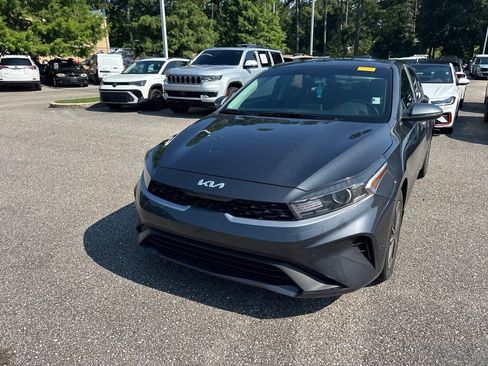 Used 2024 Kia Forte LXS w/ LXS Technology Package FWD image 3
