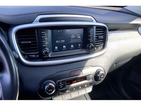 Used 2020 Kia Sorento LX w/ LX I4 Convenience Package AWD/4WD image 7
