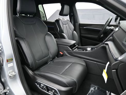 Used 2024 Jeep Grand Cherokee L Overland w/ Advanced Protech Group III image 55