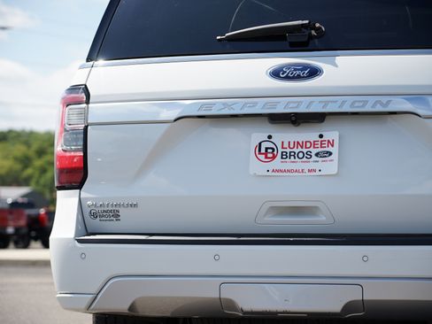 Used 2021 Ford Expedition Platinum image 12