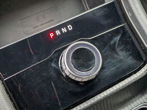 Used 2024 Jeep Grand Cherokee L Laredo image 24