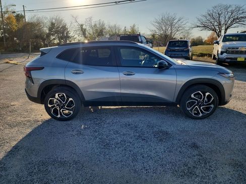 New 2026 Chevrolet Trax RS image 8