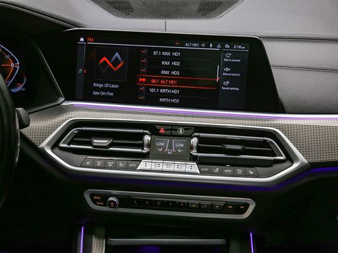 Used 2022 BMW X5 sDrive40i w/ M Sport Package RWD image 14