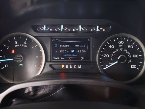 Used 2019 Ford F150 XLT w/ Equipment Group 302A Luxury AWD/4WD image 4