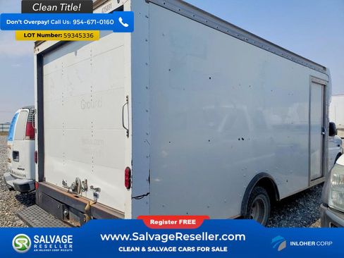 Used 2022 GMC Savana 3500 Extended w/ Power Convenience Package RWD image 4