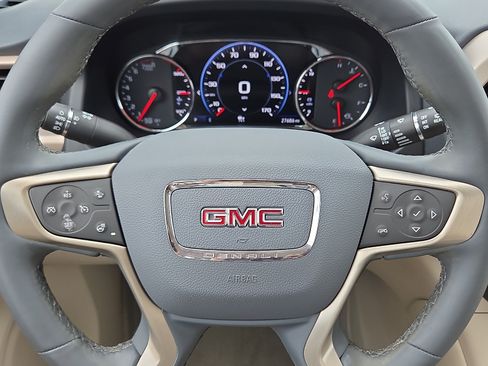Used 2023 GMC Acadia Denali w/ Denali Ultimate Package FWD image 24