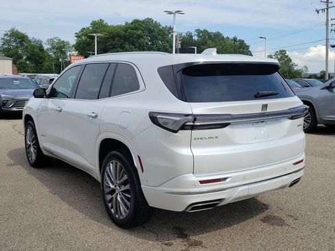 Used 2025 Buick Enclave Avenir w/ Super Cruise Package FWD image 3