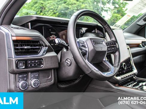 Used 2025 GMC Yukon XL Denali AWD/4WD image 24