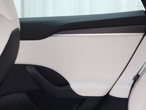 Used 2021 Tesla Model S Plaid image 25