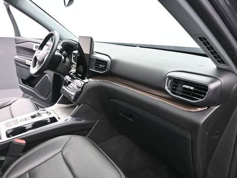 Used 2022 Ford Explorer Limited w/ Limited Technology Package image 34