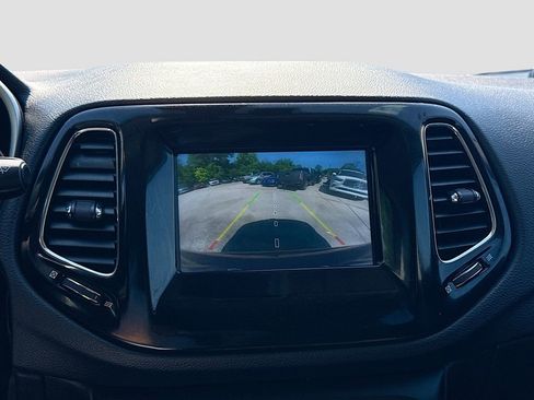 Used 2021 Jeep Compass Latitude w/ Sun and Sound Group FWD image 13