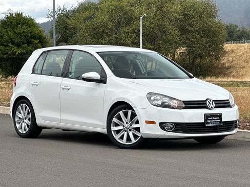 Used 2011 Volkswagen Golf TDI FWD image 1