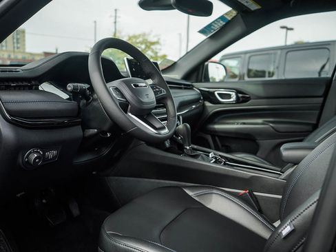 New 2026 Jeep Compass Limited image 18