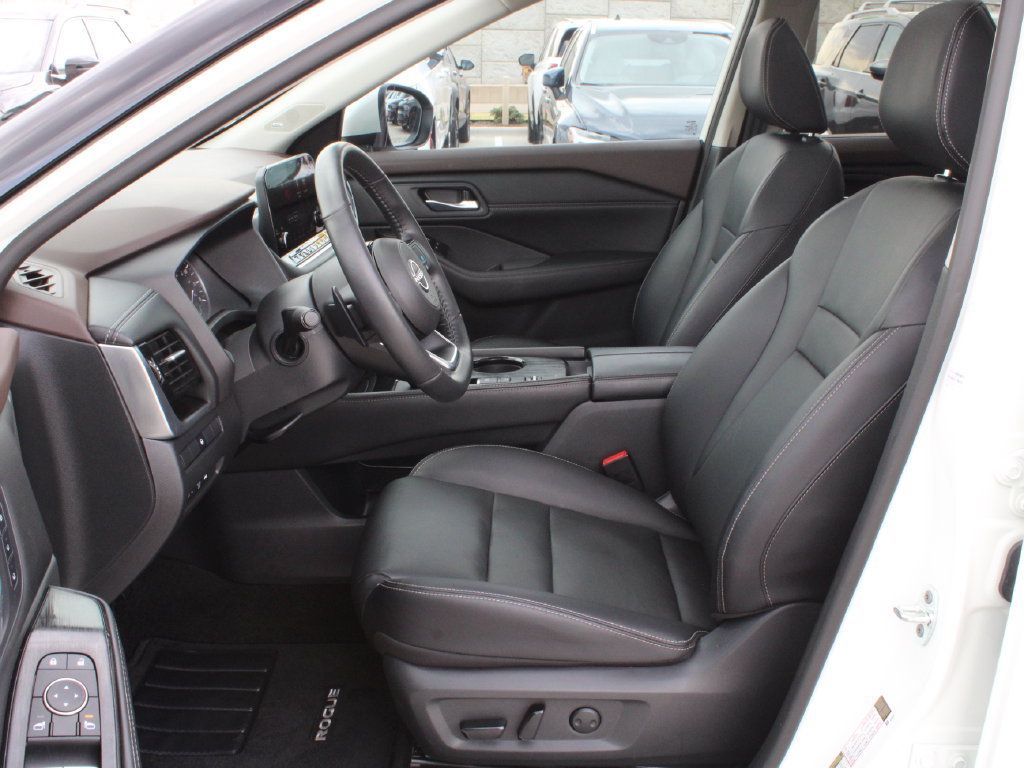 Used 2023 Nissan Rogue SL w/ SL Premium Package FWD image 13