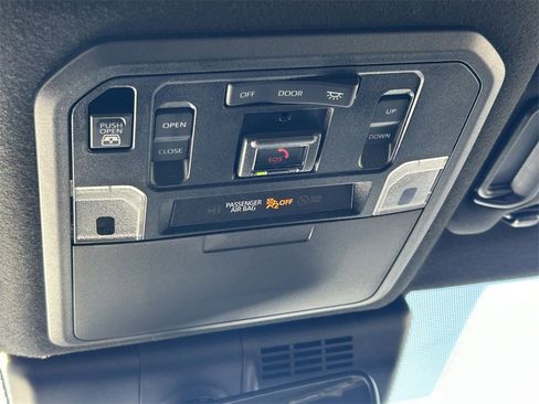 Used 2025 Toyota 4Runner Limited image 19