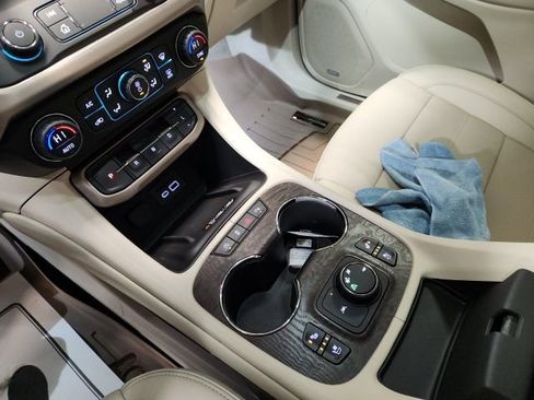 Certified 2023 GMC Acadia Denali w/ Denali Ultimate Package image 16