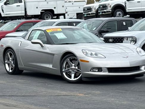 Used 2007 Chevrolet Corvette Coupe w/ Preferred Equipment Group image 2