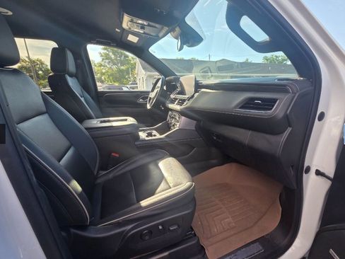 Used 2023 GMC Yukon XL SLT AWD/4WD image 21